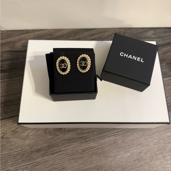 CHANEL Gold CC Black Enamel Faux Pearl Embellished Oval Earrings - Picture 9 of 9